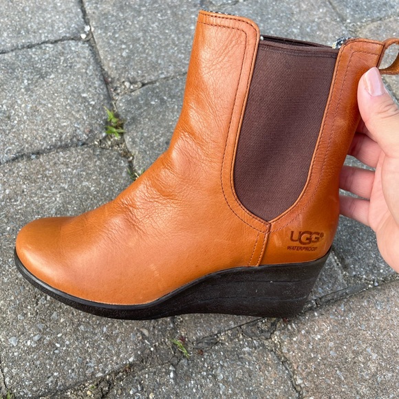 Ugg leather wedge boots - Picture 7 of 10